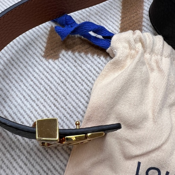 MINT Louis Vuitton LV Initial 30 mm 1.2” Reversible Women Belt Size 80 - Picture 4 of 12